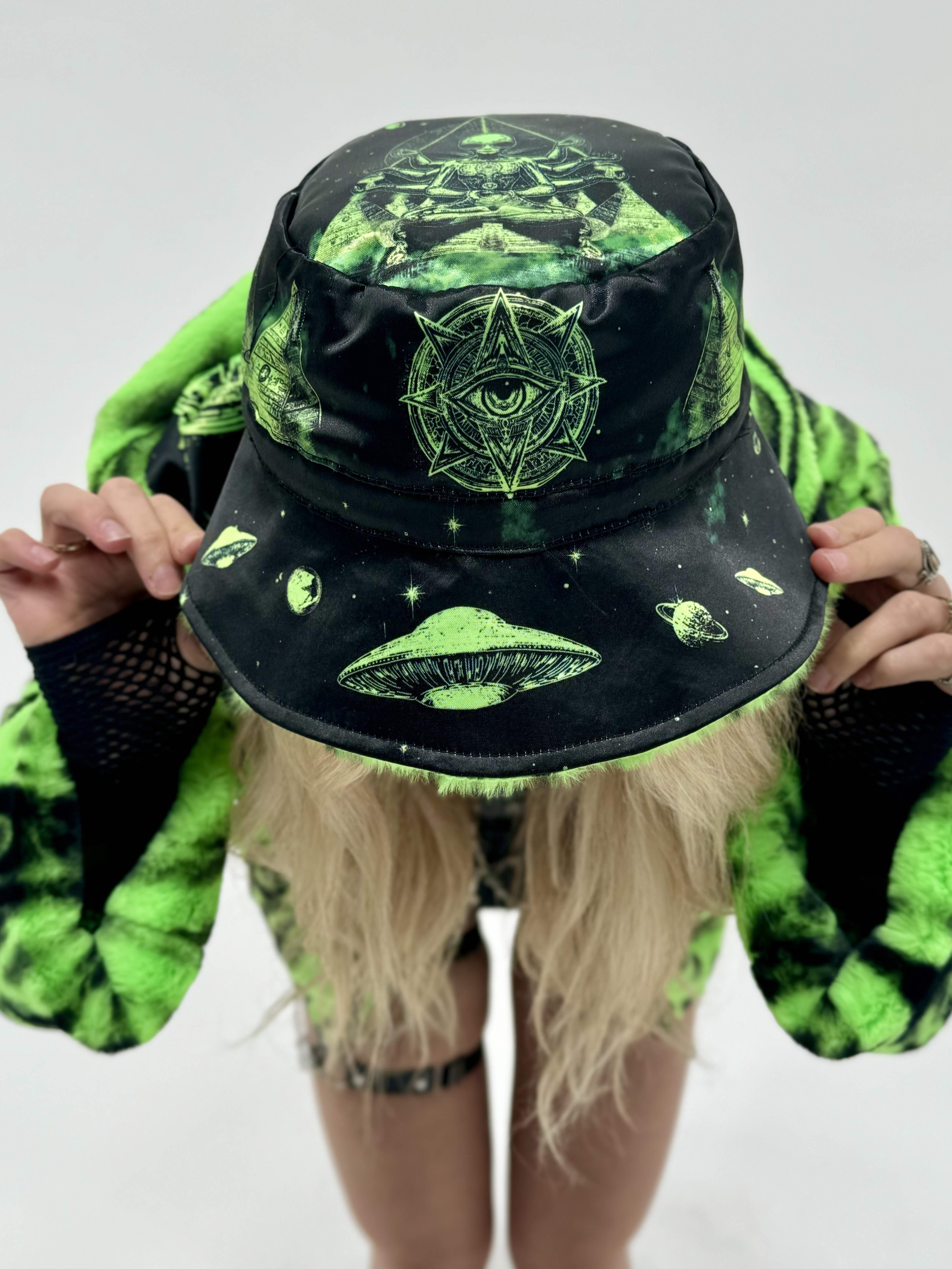 Alien Aura 🛸 Reversible Bucket Hat